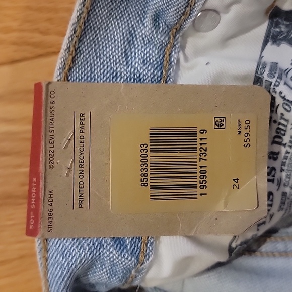 Levi's 501 shorts NWT - women's size 24 - Picture 3 of 11